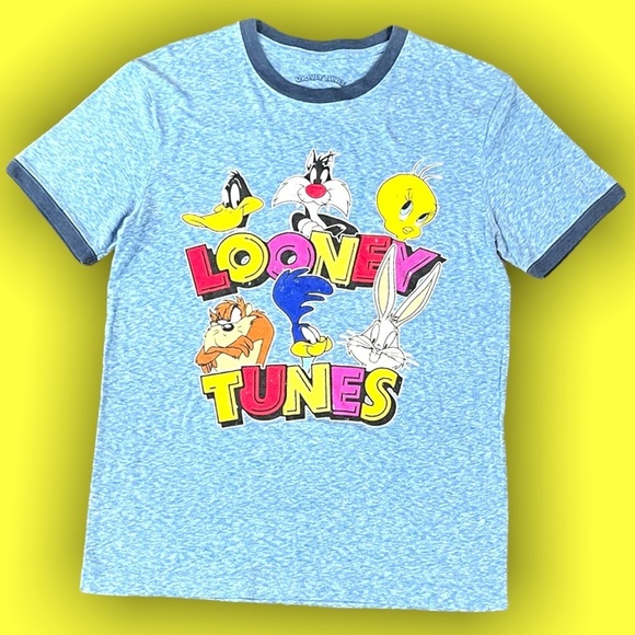 (S) Looney Tunes Graphic Tee 26 X 18.5 - Picture 1 of 3